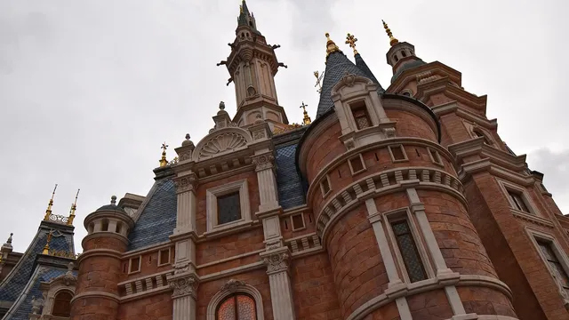 Shanghai Disney First-Timer Guide 2026: Tickets, Transport and One-Day Plans