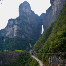 Zhangjiajie National Forest Park vs Tianmen Mountain: Two Different Parks